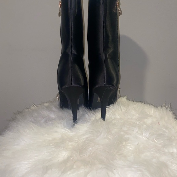 Azalea Wang Elegant Black Women's Shoes with Rhinestone Bow - Picture 3 of 6